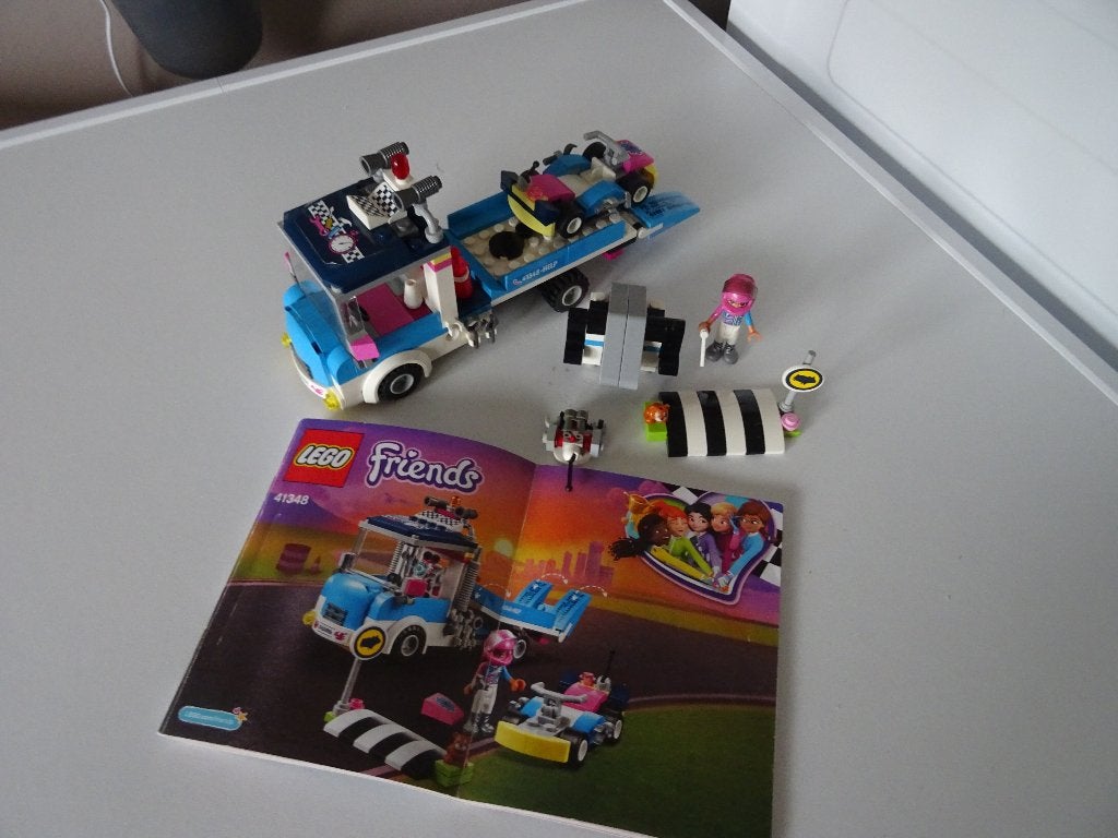 Lego Friends vrachtwagen met aanhangervoor race auto, Ophalen of Verzenden, Zo goed als nieuw, Complete set, Lego