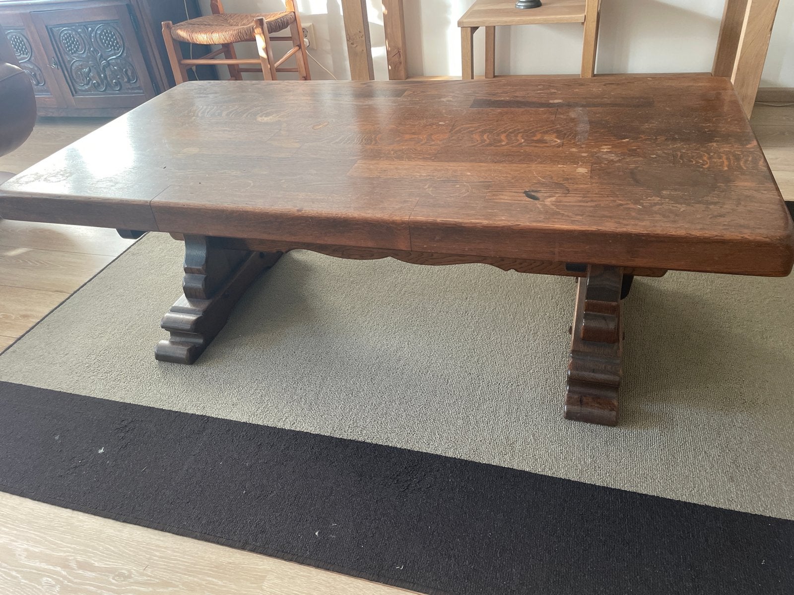 Donker eikenhouten salontafel 135x70cm, Huis en Inrichting, Tafels | Salontafels, Ophalen, Gebruikt, 100 tot 150 cm, Eikenhout