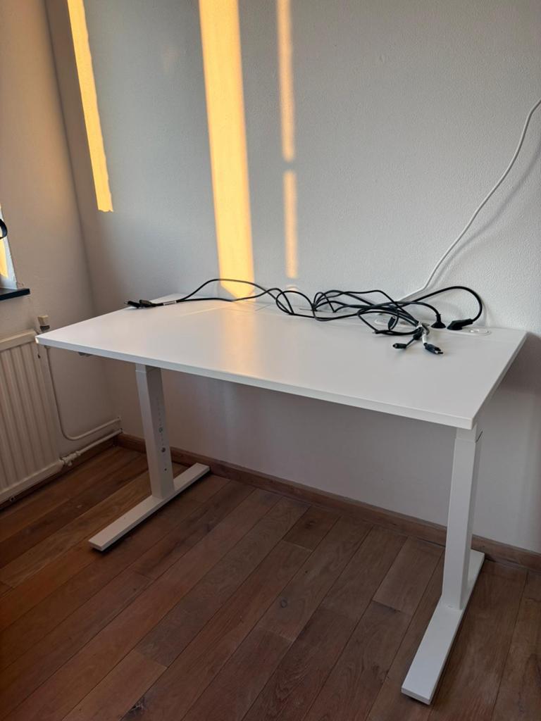 Mittzon wit bureau 120 x 60 cm, Huis en Inrichting, Bureaus, Ophalen