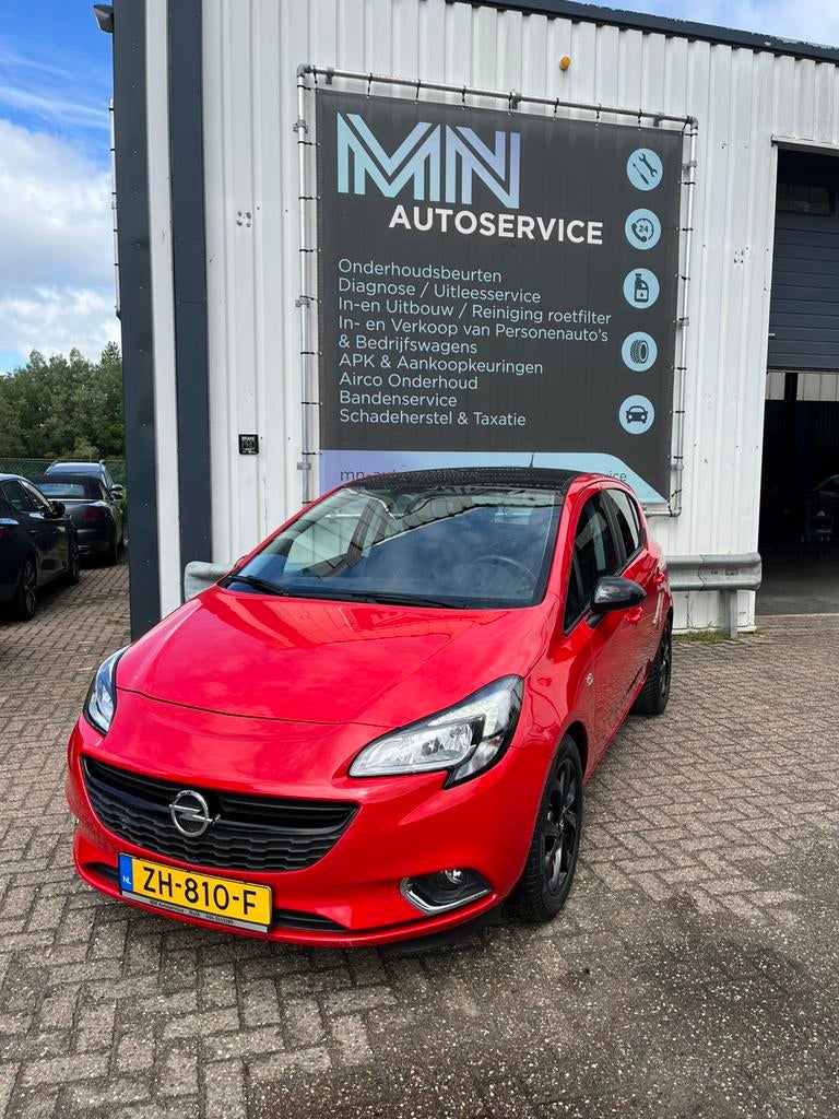 Opel Corsa 1.4 Color Edition 90pk 5d 2017 Rood, Auto's, Voorwielaandrijving, 4 cilinders, 49 €/maand, Bedrijf