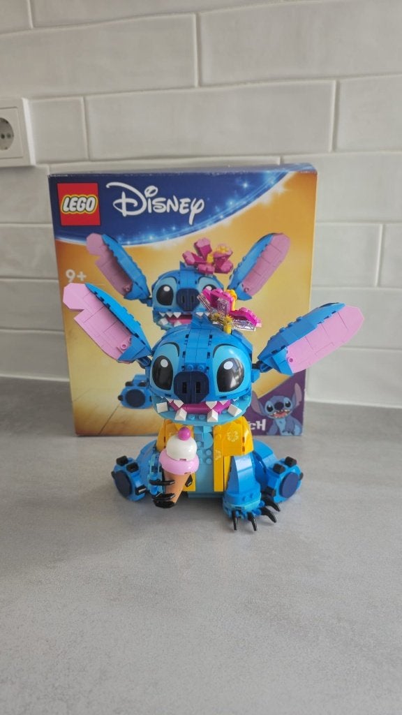 LEGO Disney Stitch (43249) – Compleet met doos & ijsje, Inclusief instructies, Lego, Ophalen of Verzenden, Zo goed als nieuw