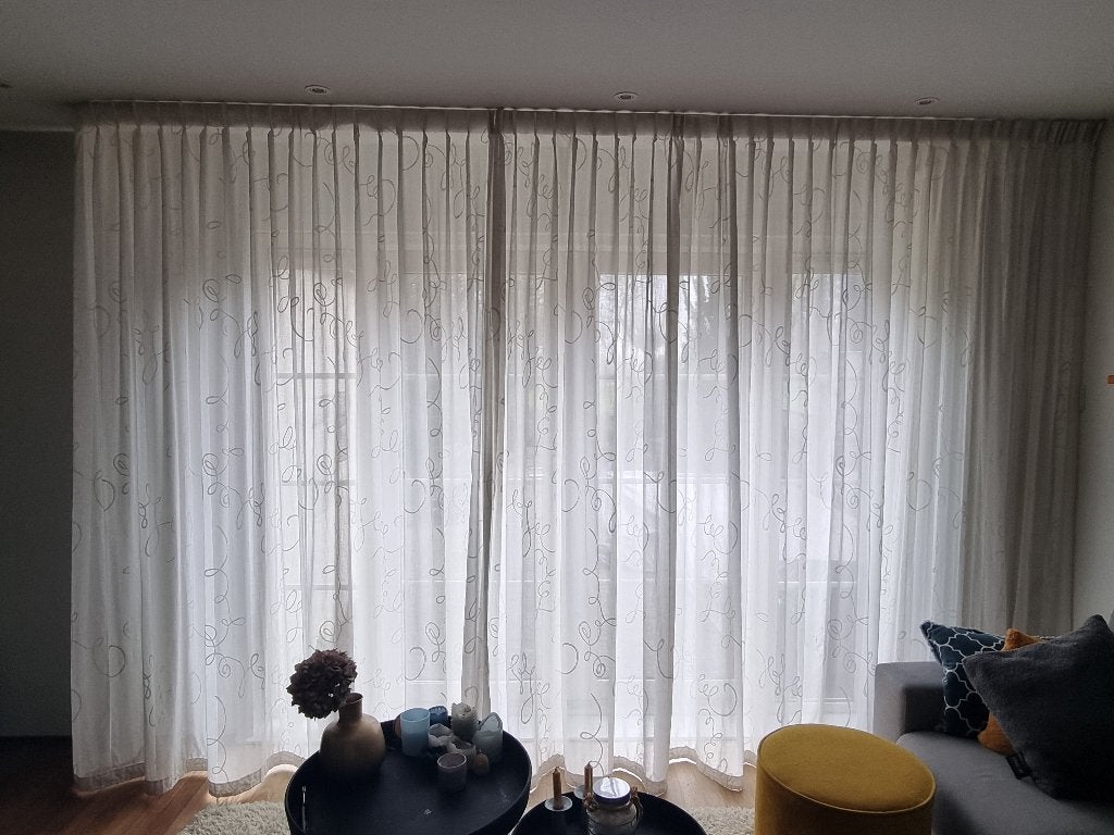 Prachtige Inbetween gordijnen, Ophalen, 251 cm, Wit, Zo goed als nieuw