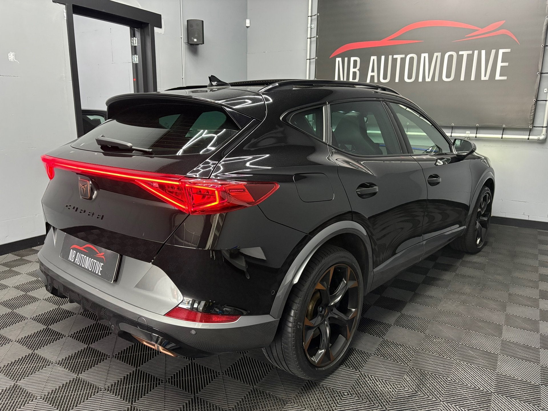 Cupra Formentor 1.4 e-Hybrid VZ Copper Edition, Auto's, Gebruikt, 4 cilinders, Zwart, Automatische klimaatregeling