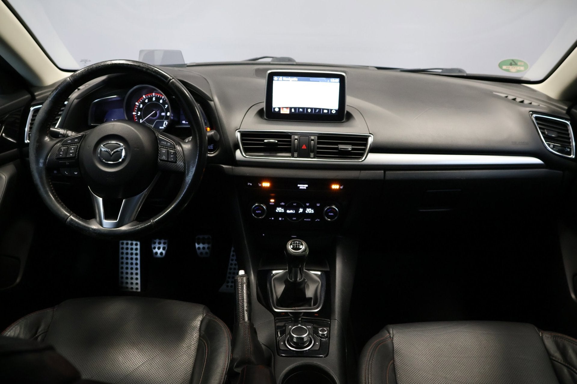 Mazda 3 2.0 GT-M |Leder|HeadUp|Stoelverwarming|, Auto's, Voorwielaandrijving, Gebruikt, Zwart, 4 cilinders