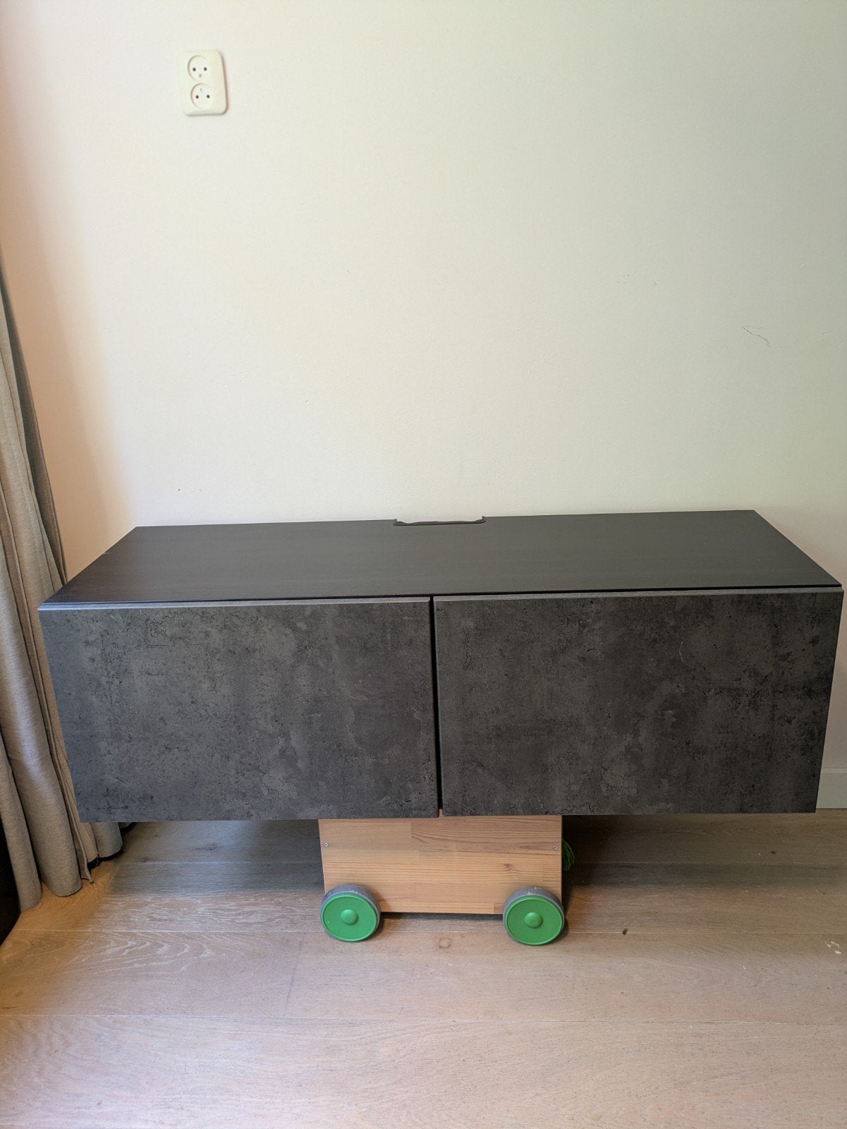 IKEA Besta TV-meubel, wandgemonteerd, 120 cm breed, Ophalen, Overige materialen, Gebruikt, 100 tot 150 cm