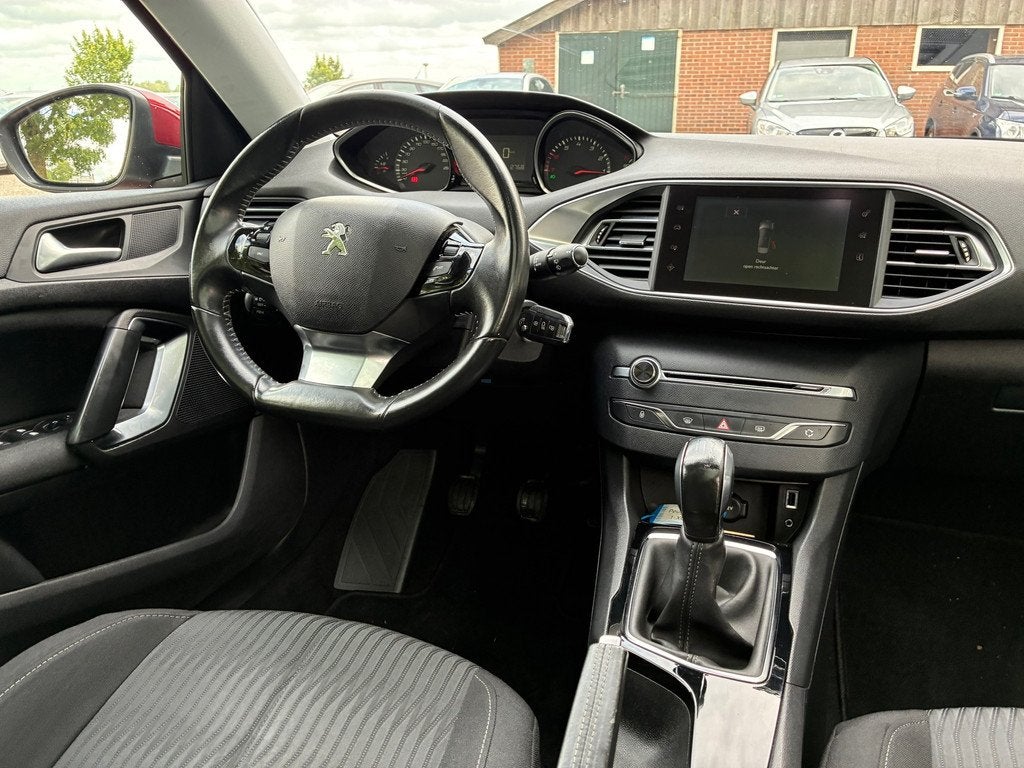 Peugeot 308 SW 1.2 | Goed onderhouden! | Pano + Navi + Cruis, Stof, Gebruikt, 1199 cc, 1165 kg