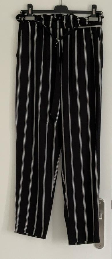 Zwart wit gestreepte broek H&M maat 38, Maat 38/40 (M), Zwart, Ophalen of Verzenden, Zo goed als nieuw