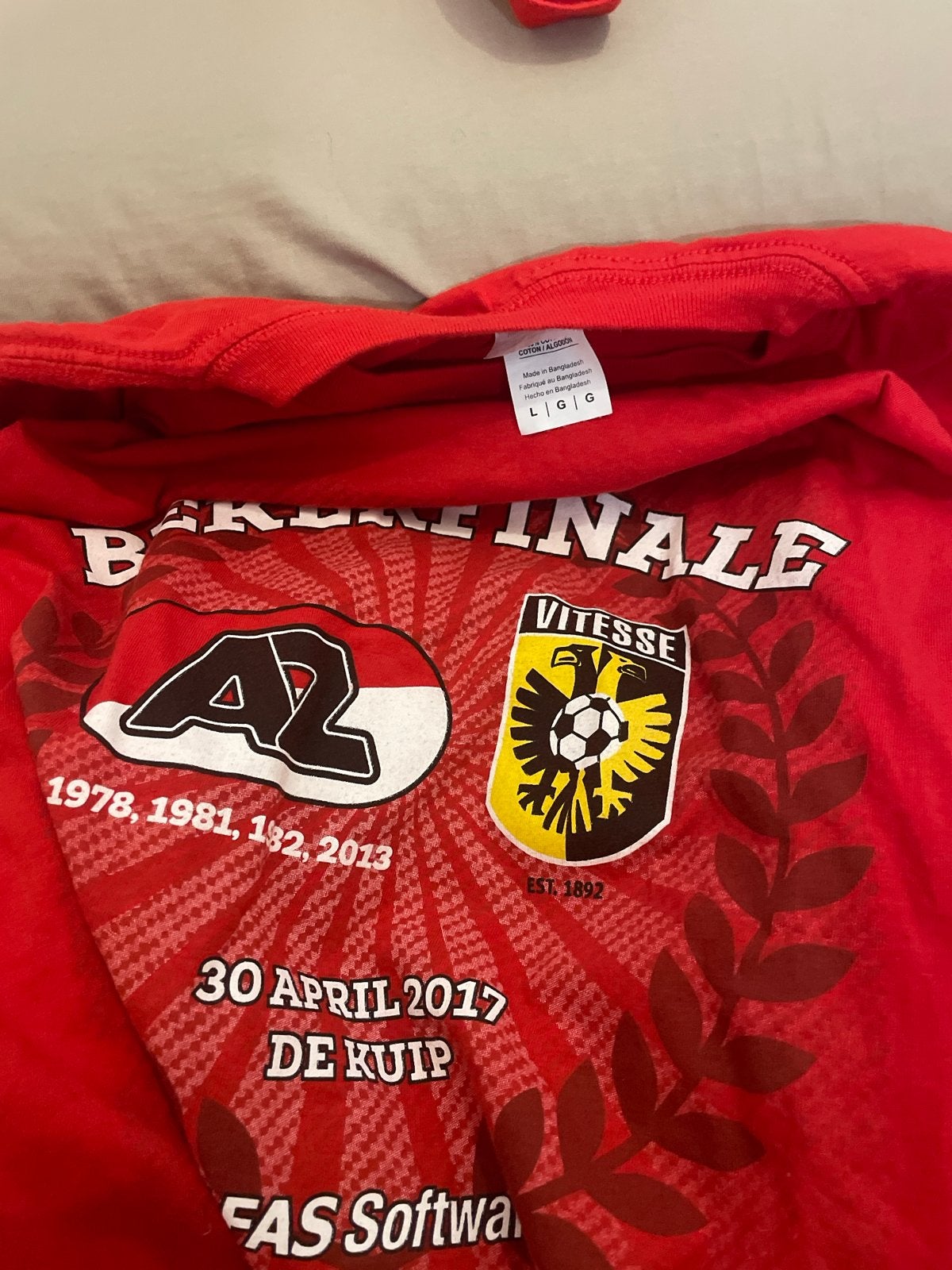 AZ Alkmaar Voetbaltenue (shirt en broekje), Ophalen, Maat 52/54 (L), Meerkleurig, Voetbal