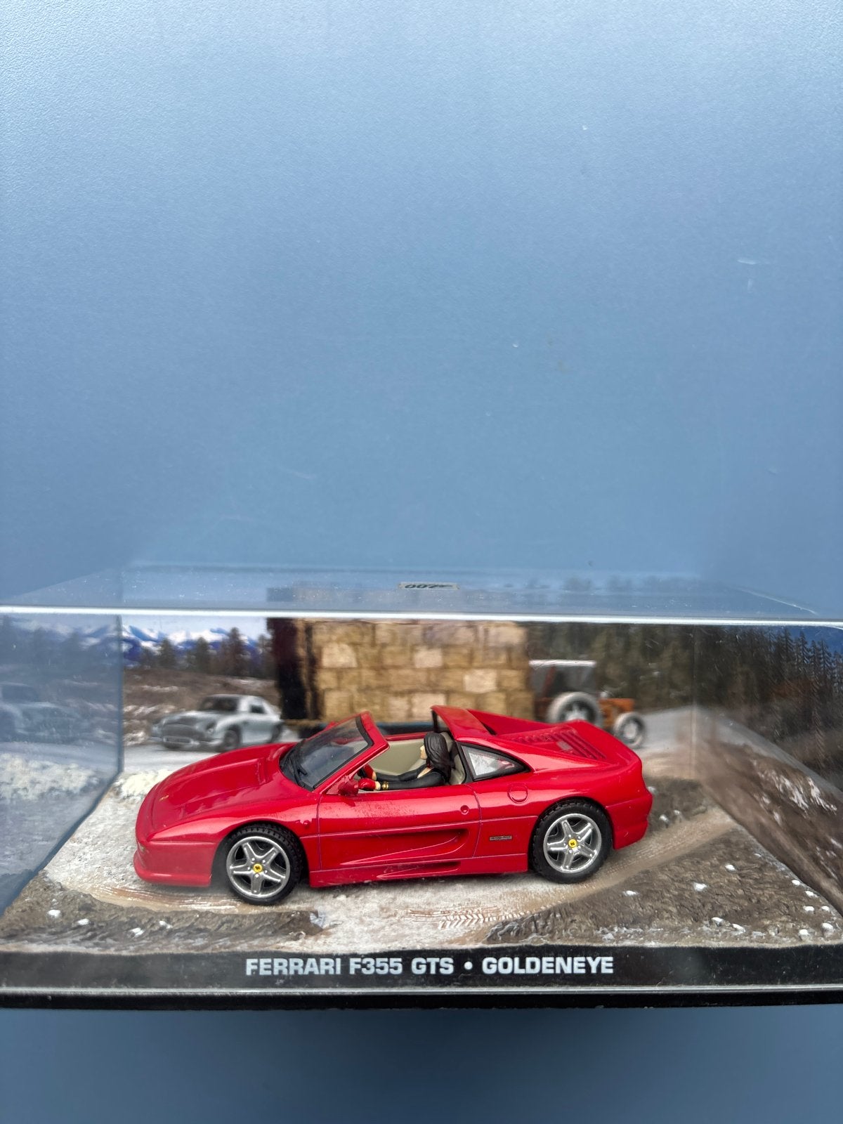 James Bond Auto Collectie: Ferrari F355 GTS - GoldenEye, Hobby en Vrije tijd, Modelauto's | 1:43, Ophalen of Verzenden, Zo goed als nieuw