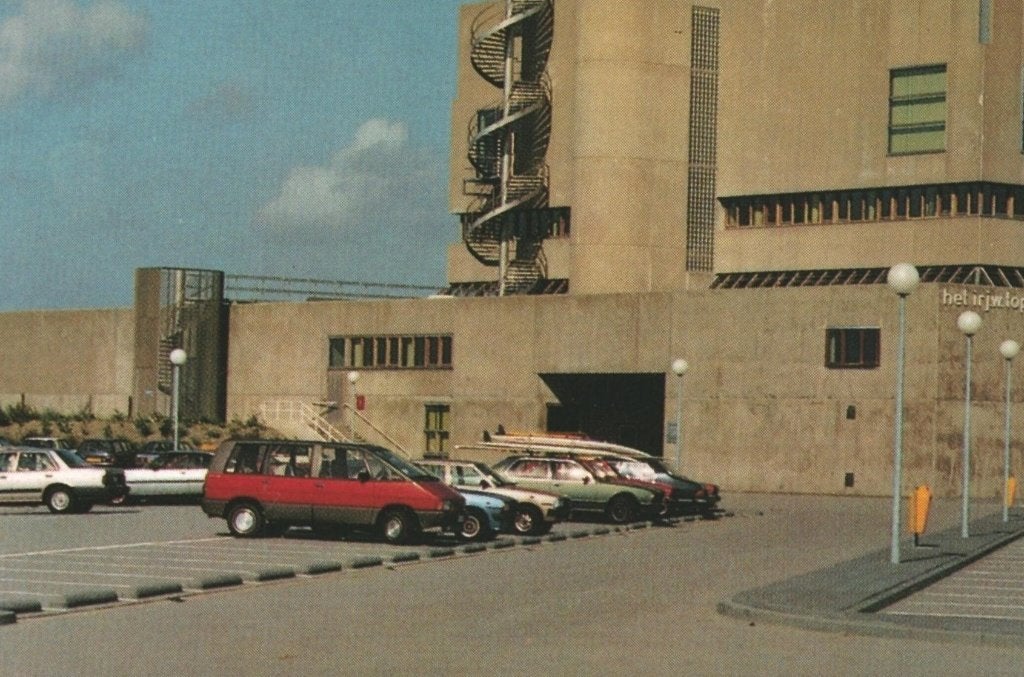 984128 Deltawerken 80+ Dienstgebouw Stormvloedkering Gelopen, Ophalen of Verzenden, 1980 tot heden, Gelopen, Zeeland