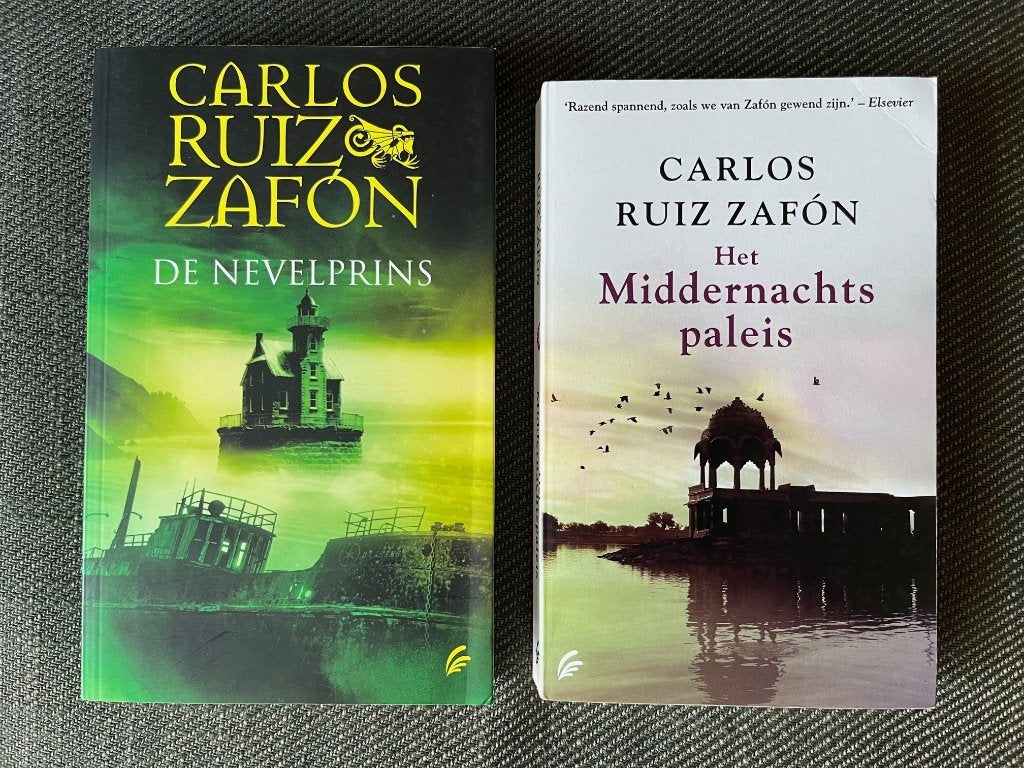 Carlos Ruiz Zafón - De Nevelprins + Het middernachtpaleis., Ophalen of Verzenden, Zo goed als nieuw, 2 x Carlos Ruiz Zafón