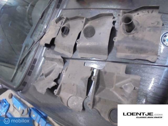 Afdekkap achter koplamp bmw e30 325i 323i 320i 318i 316i etc, Auto-onderdelen, Gebruikt, Ophalen of Verzenden, BMW, BMW
