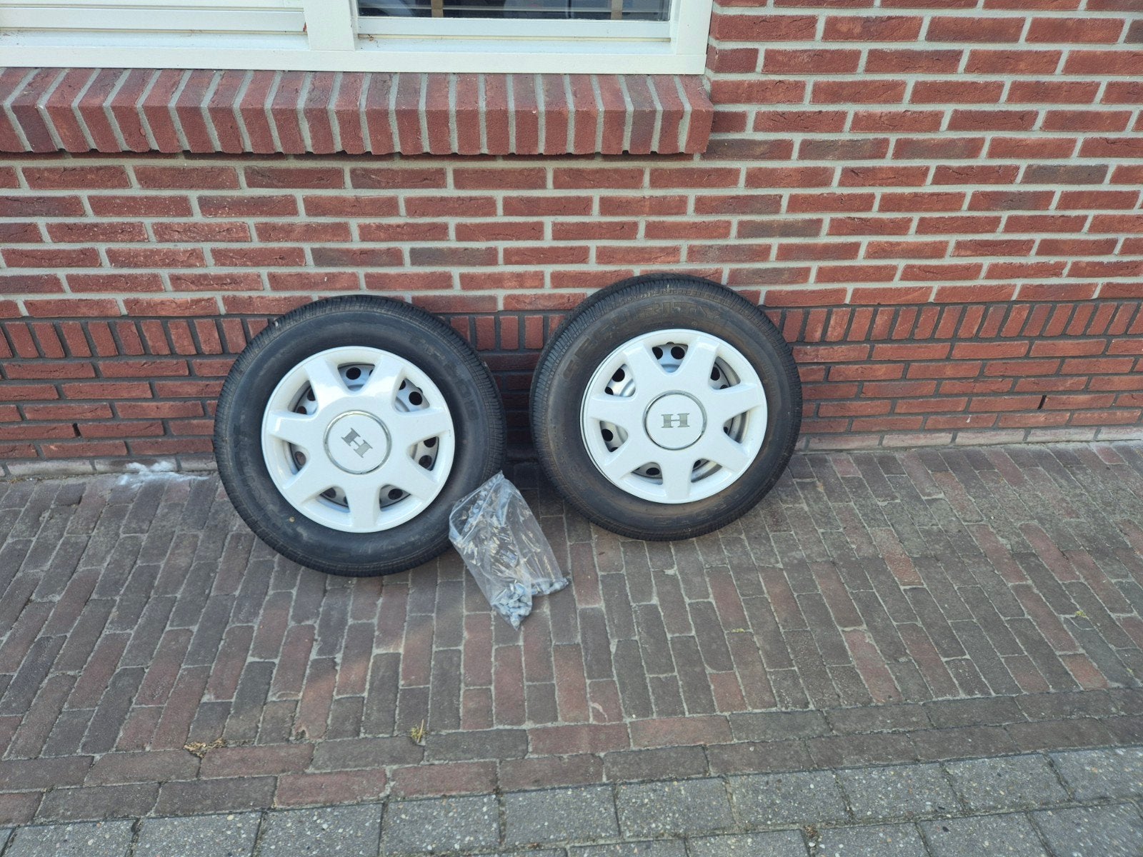 Hobby caravan wielen 195/70 r15c met wieldoppen, 15 inch, Hobby, Banden en Velgen, Hobby nederland