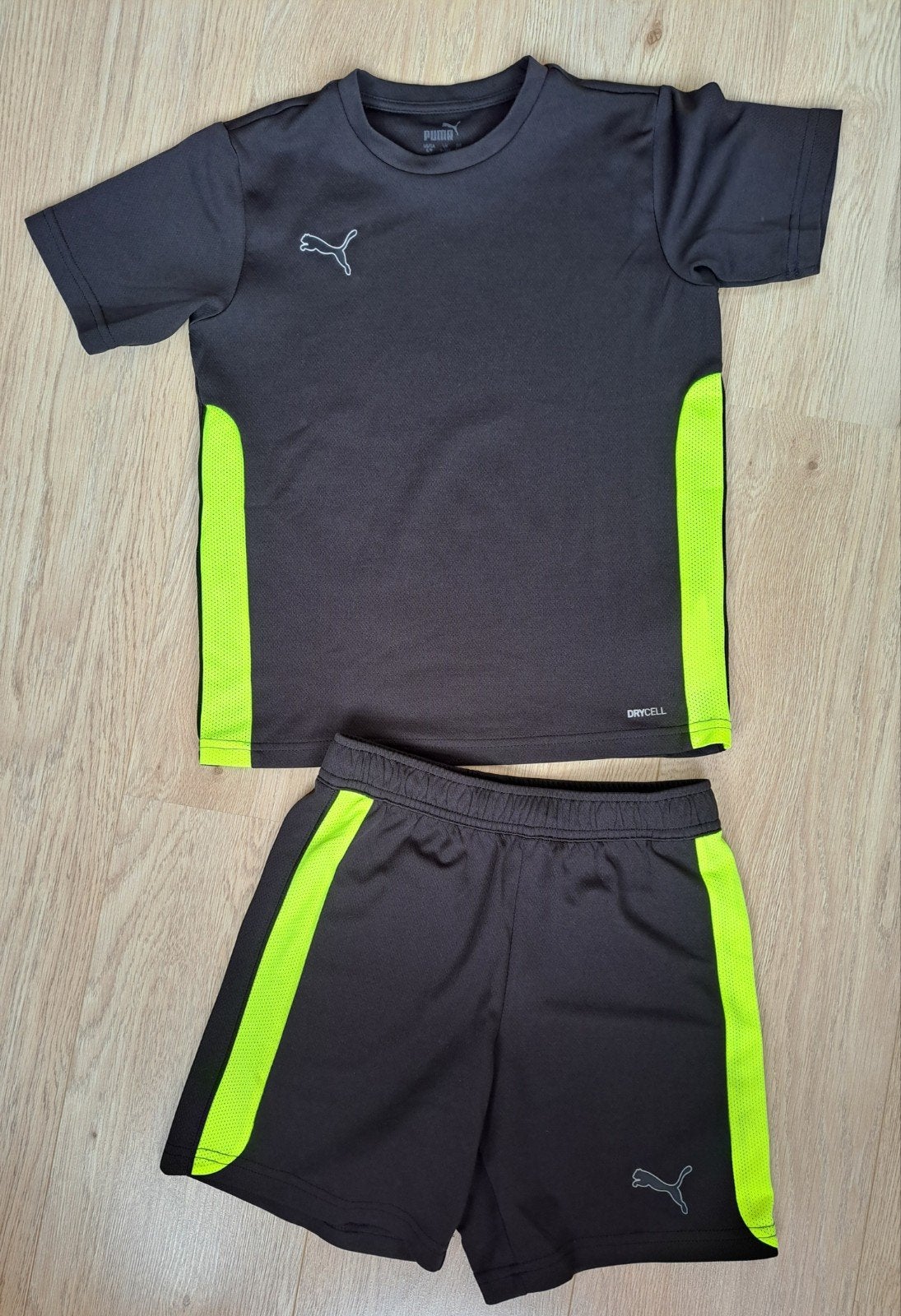 Puma sportsetje kleding maat 140, Kinderen en Baby's, Kinderkleding | Maat 140, Ophalen, Gebruikt, Puma, Sport- of Zwemkleding