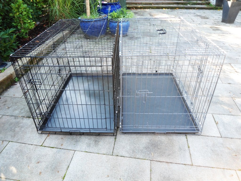in goede staat XL bench zwart of grijs met 2 deurtjes, Ophalen, Zo goed als nieuw