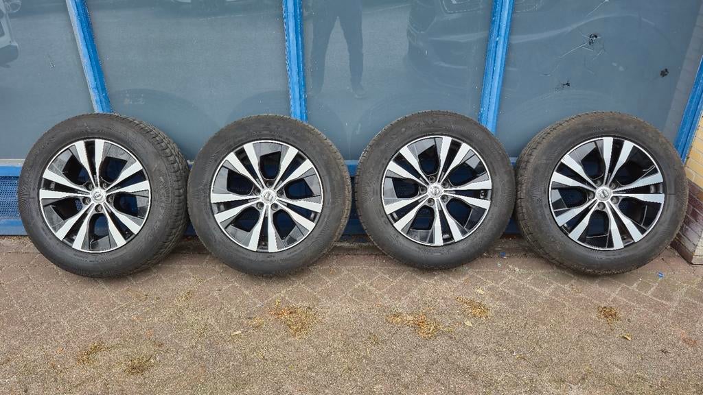 Volvo velgen 18 inch met Goodyear zomerbanden, Ophalen, 18 inch, Velg(en), 235 mm