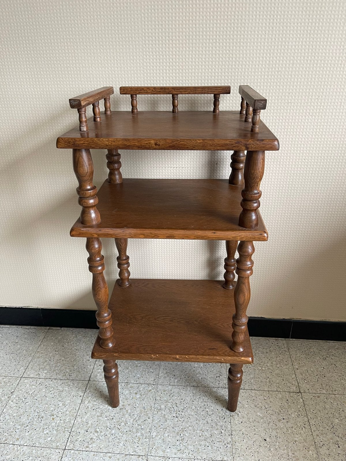 Vintage houten bijzettafel met 3 niveaus, Ophalen