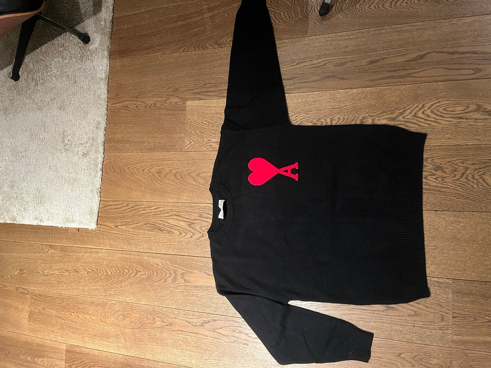 Ami Paris Ami de Coeur trui - Zwart met rood hart, Ophalen of Verzenden, Zo goed als nieuw, Maat 48/50 (M), Zwart