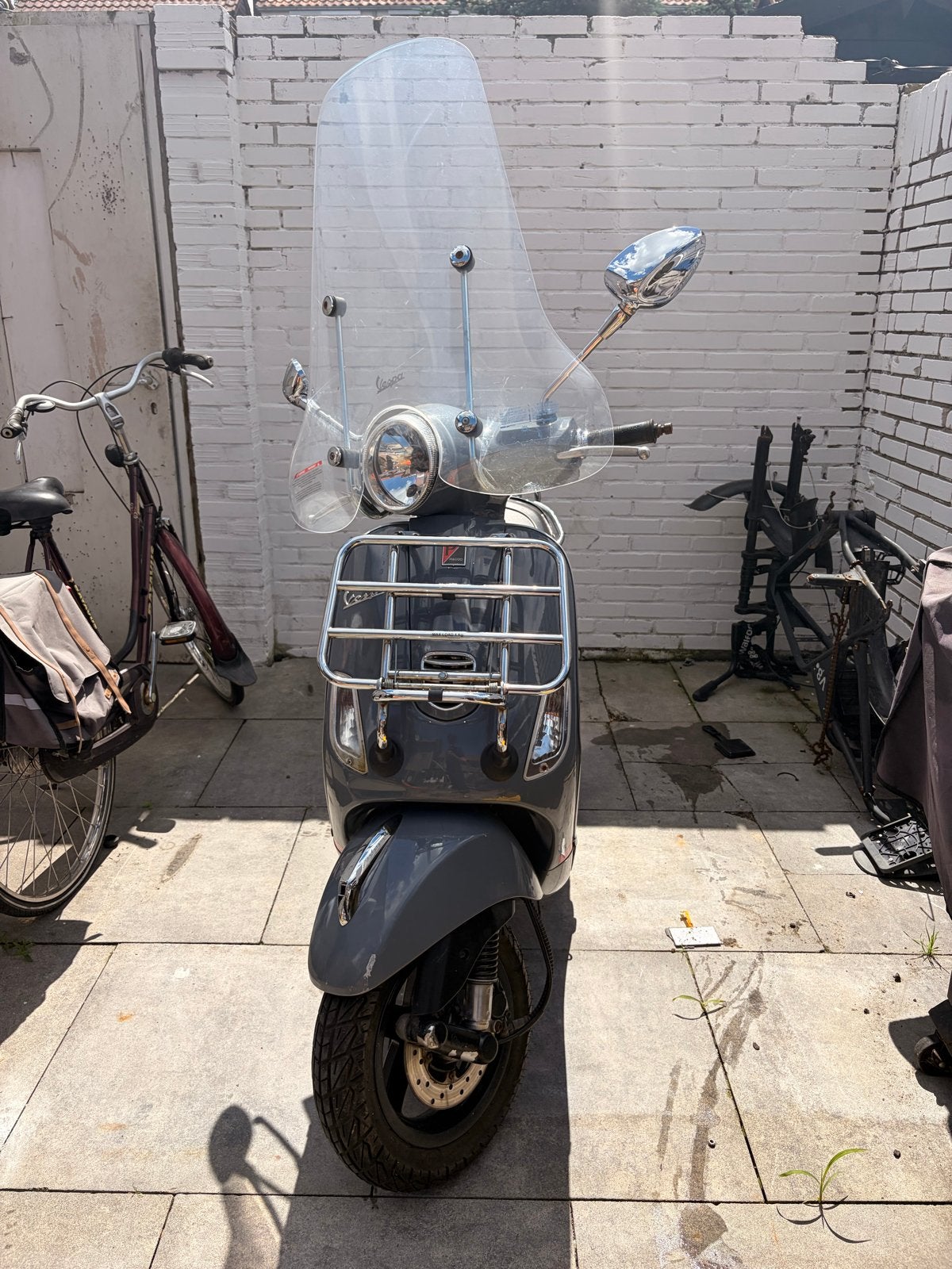 Vespa LX50 - Grijs - Incl. windscherm en bagagerekken, Fietsen en Brommers, Scooters | Vespa, Ophalen, Gebruikt, Maximaal 45 km/u