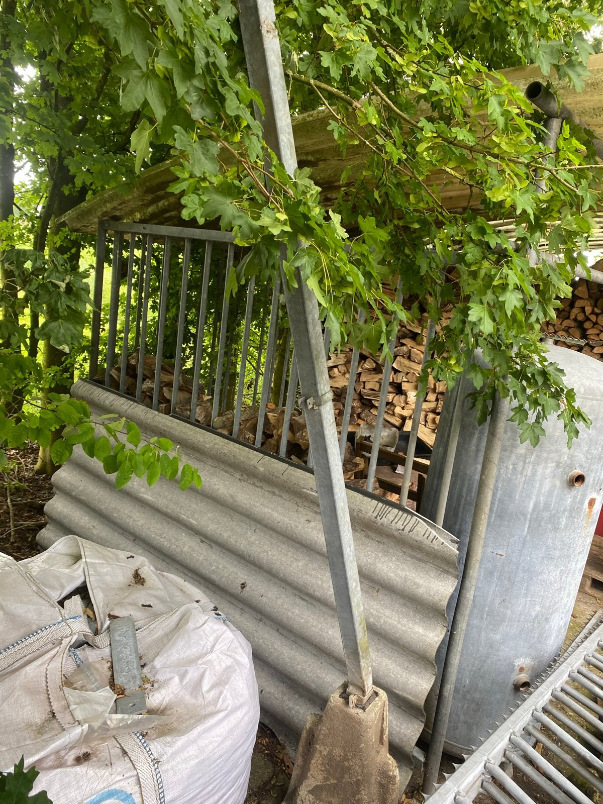 Gratis ijzeren paal op beton voet, Ophalen, Minder dan 180 cm, Palen