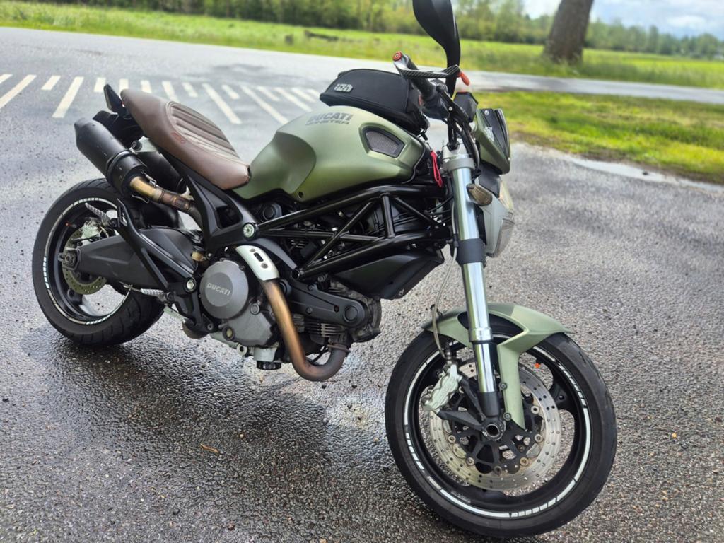 Ducati monster 696, 2 cilinders, Occasion, Motorrijbewijs A, Bedrijf
