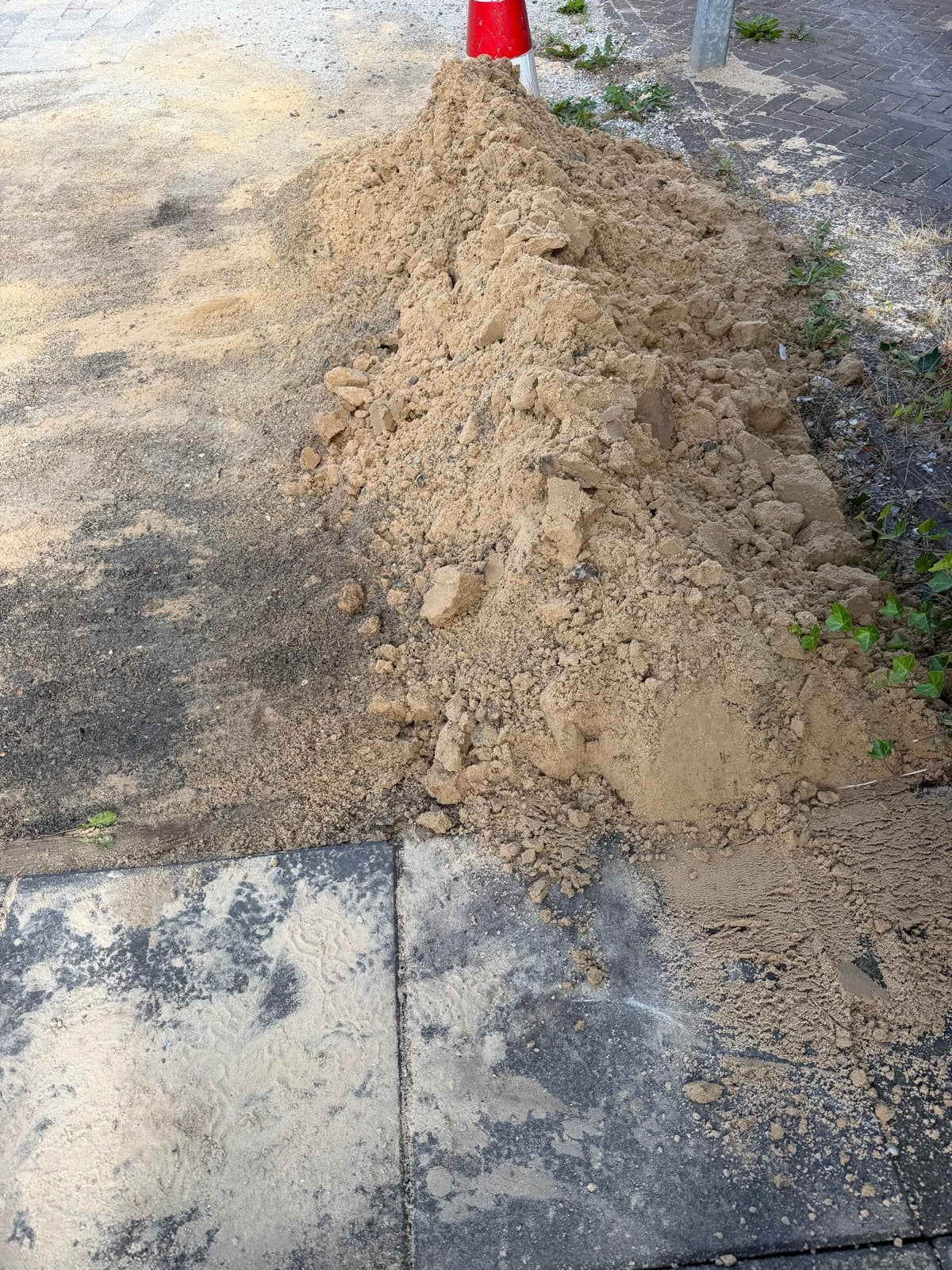 Gebruikte terrastegels en opsluitbanden en opvulzand, Tuin en Terras, Ophalen, Gebruikt, 10 m² of meer, Beton