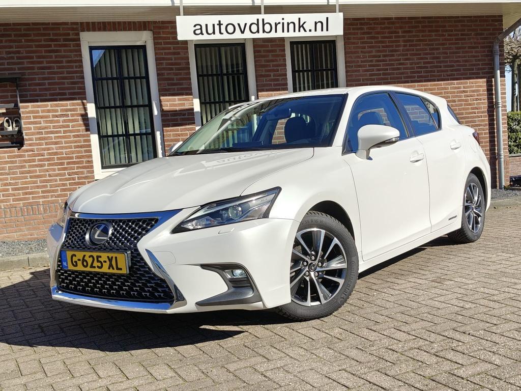 Lexus CT 200h Edition 30 NETTE AUTO / DEALER ONDERHOUDEN, Auto's, Lexus, Gebruikt, Euro 6, 4 cilinders, Wit