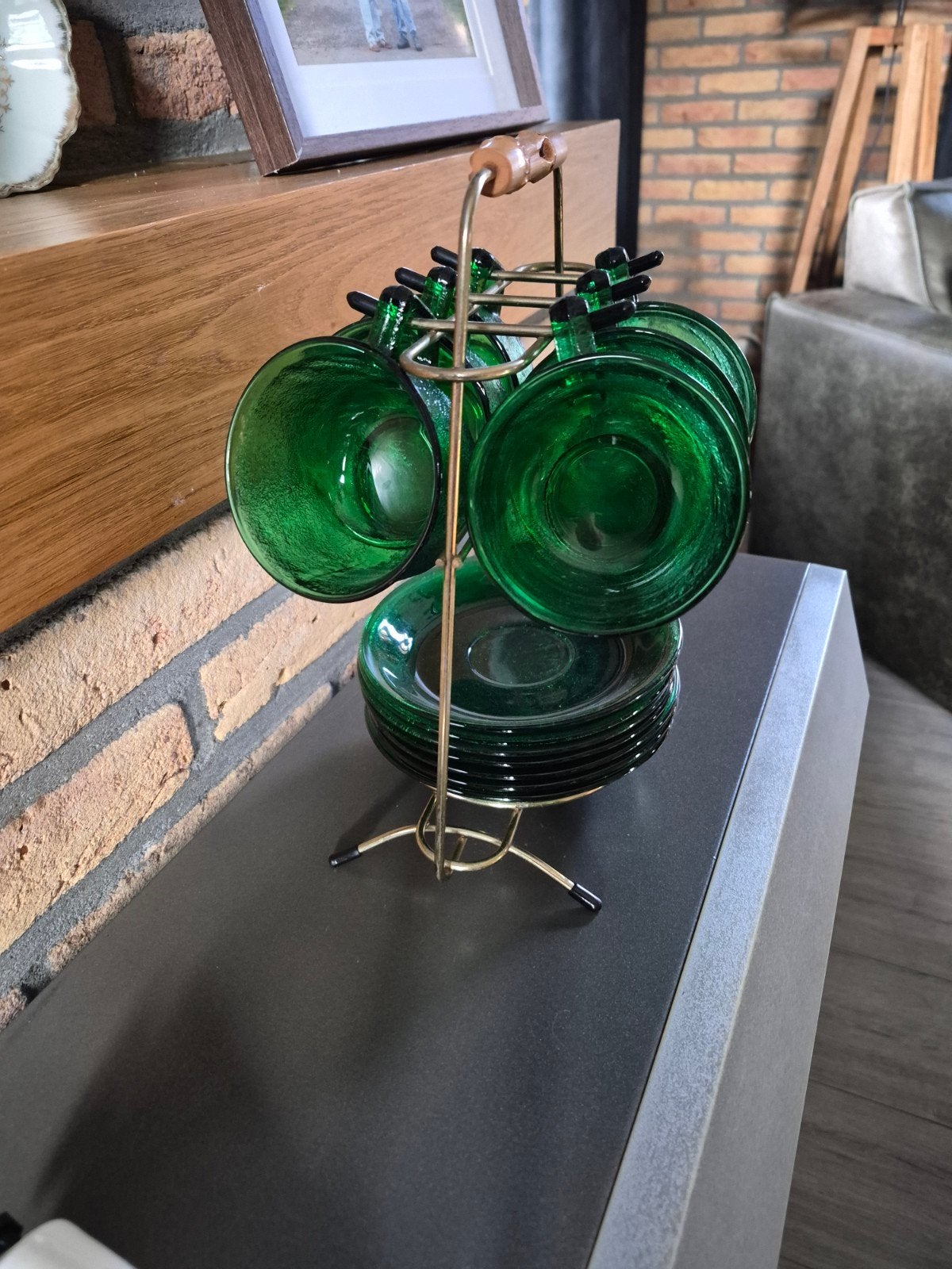 Vintage set groene theekopjes en schotels aan metalen houder, Ophalen, Gebruikt