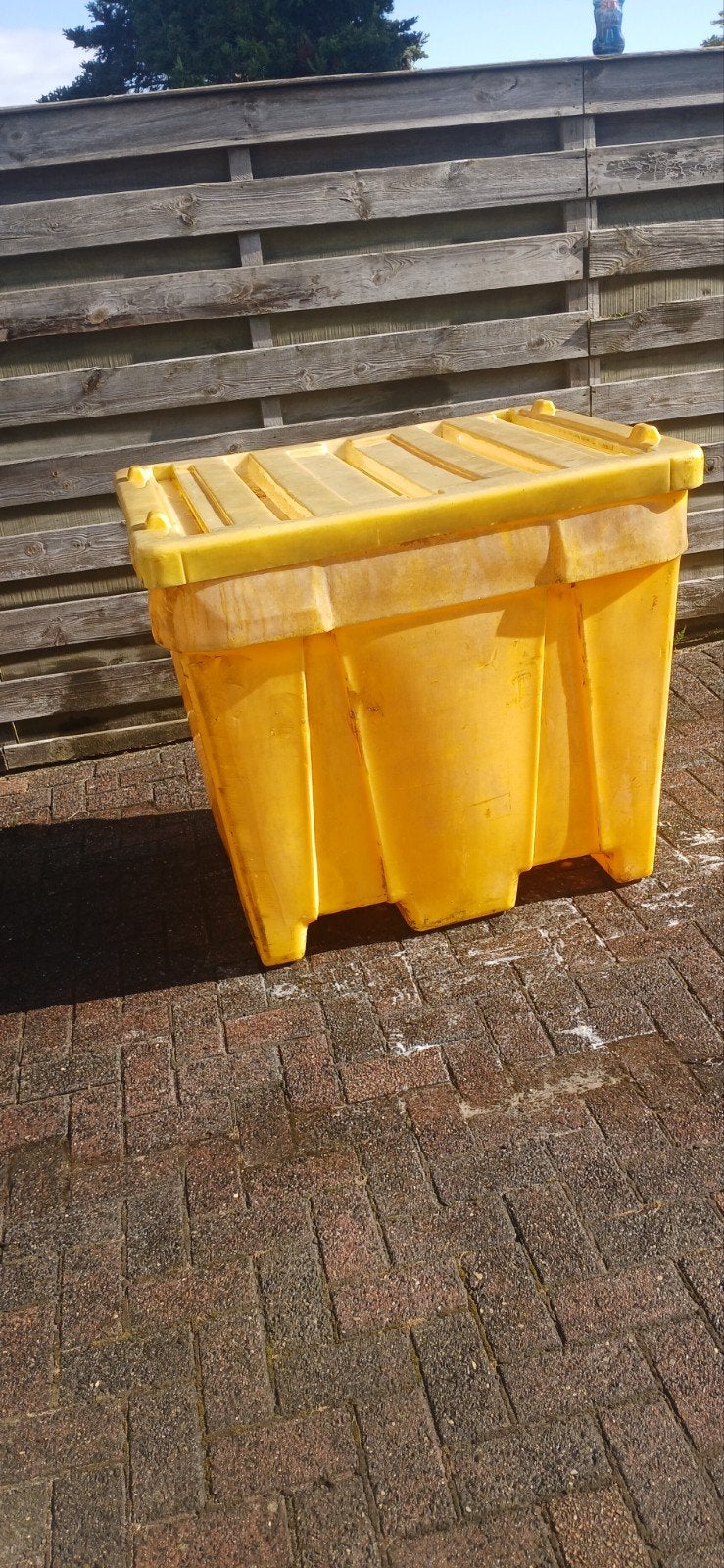 Grote kunstof bak met deksel inh plusminus 1000 ltr.
afm lxb, Ophalen, 100 cm of meer, 60 cm of meer, 50 cm of meer