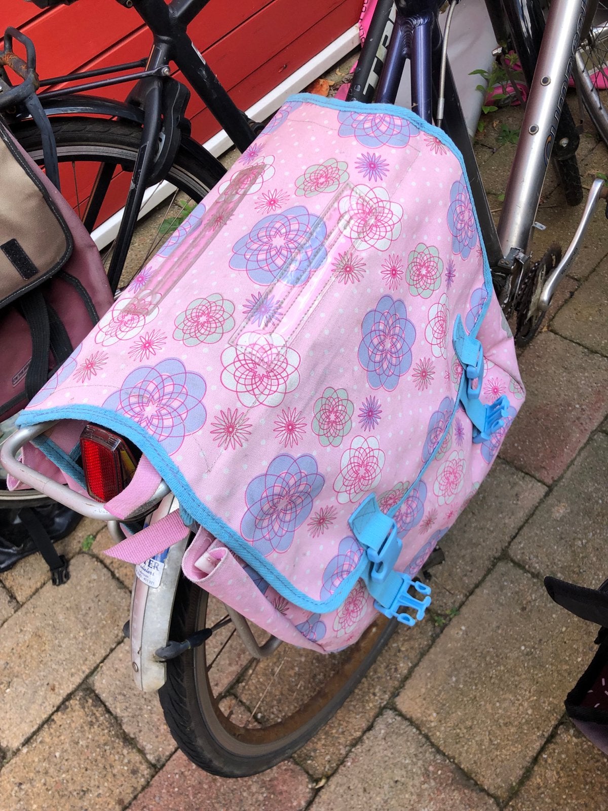 Roze fietstassen met bloemenprint, Fietsen en Brommers, Fietsaccessoires | Fietstassen, Ophalen, Gebruikt