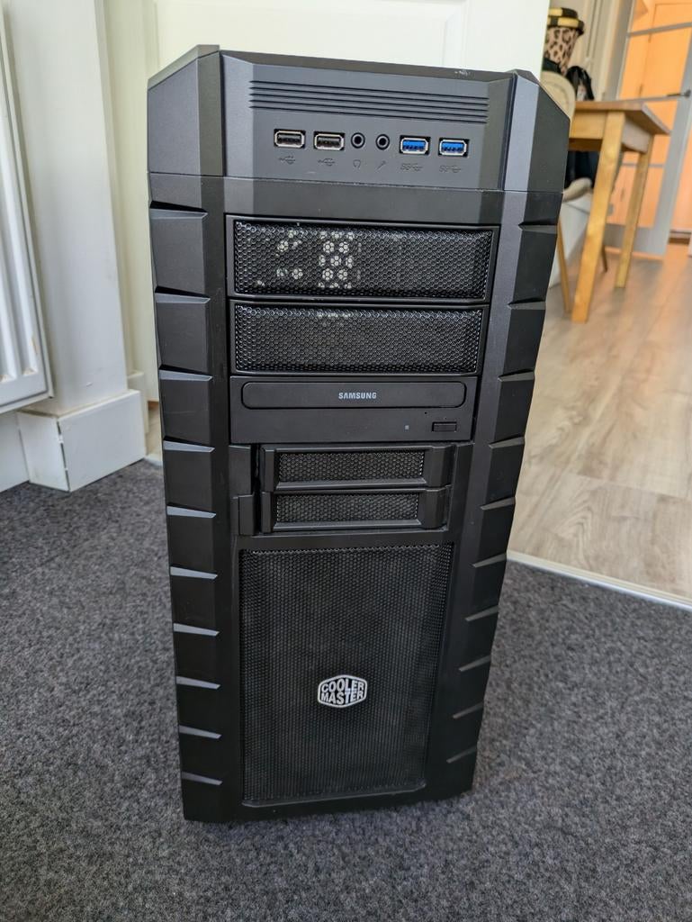 Cooler Master PC kast - Ruim en robuust, Computers en Software, Computerbehuizingen, Ophalen of Verzenden, Gebruikt