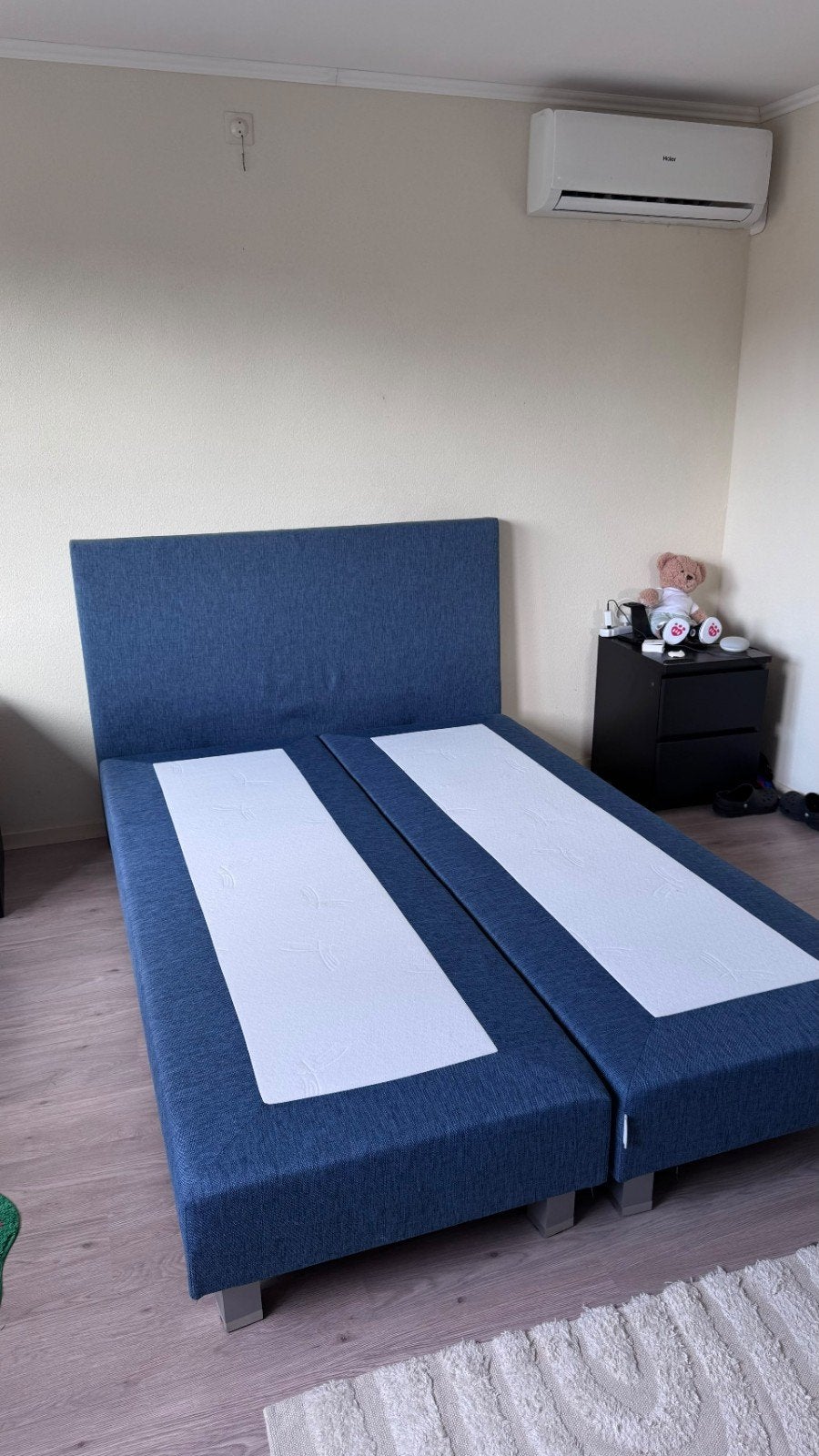 Beter Bed Mia Dormio Boxspring 140x200cm - Blauwachtige stof, Huis en Inrichting, Ophalen, Blauw, Tweepersoons, 140 cm