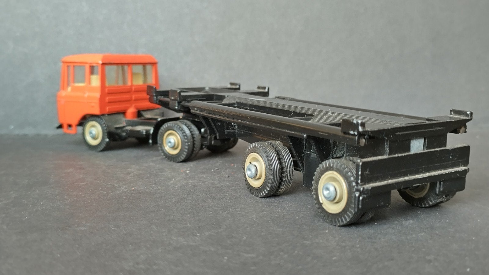 Daf 2600 Container oplegger 1:50 Lion Car Pol, Verzenden, ., Zo goed als nieuw, Lion