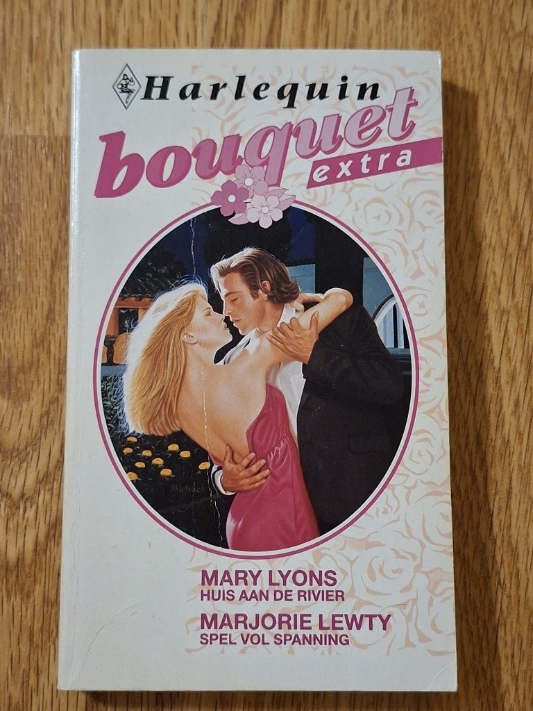 Pocket : Harlequin Bouquet Extra nr : 102 !!, Ophalen of Verzenden, Gelezen