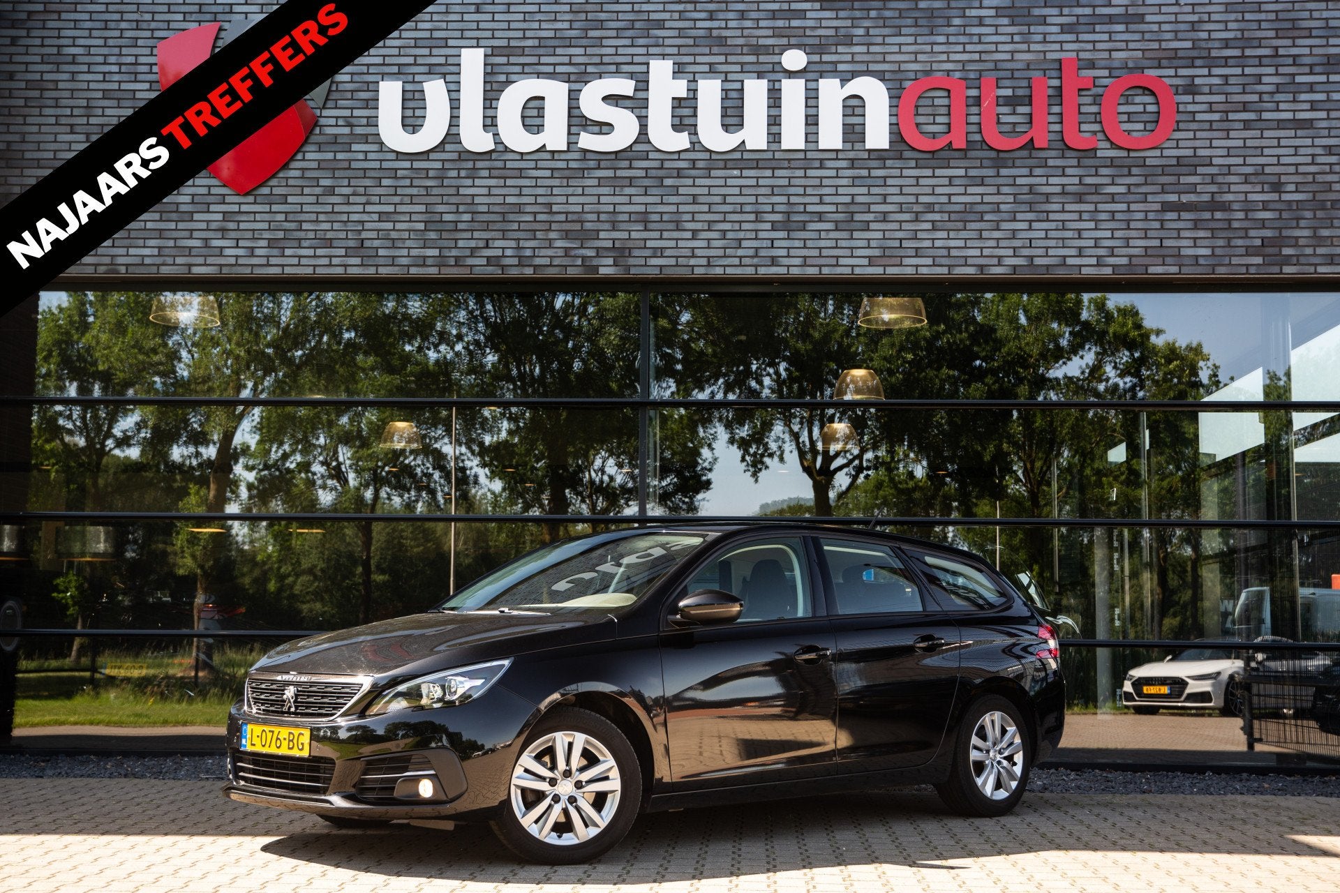Peugeot 308 SW 1.2 PureTech Blue Lease Active , Trekhaak, Cr, Voorwielaandrijving, Stof, Gebruikt, 1199 cc