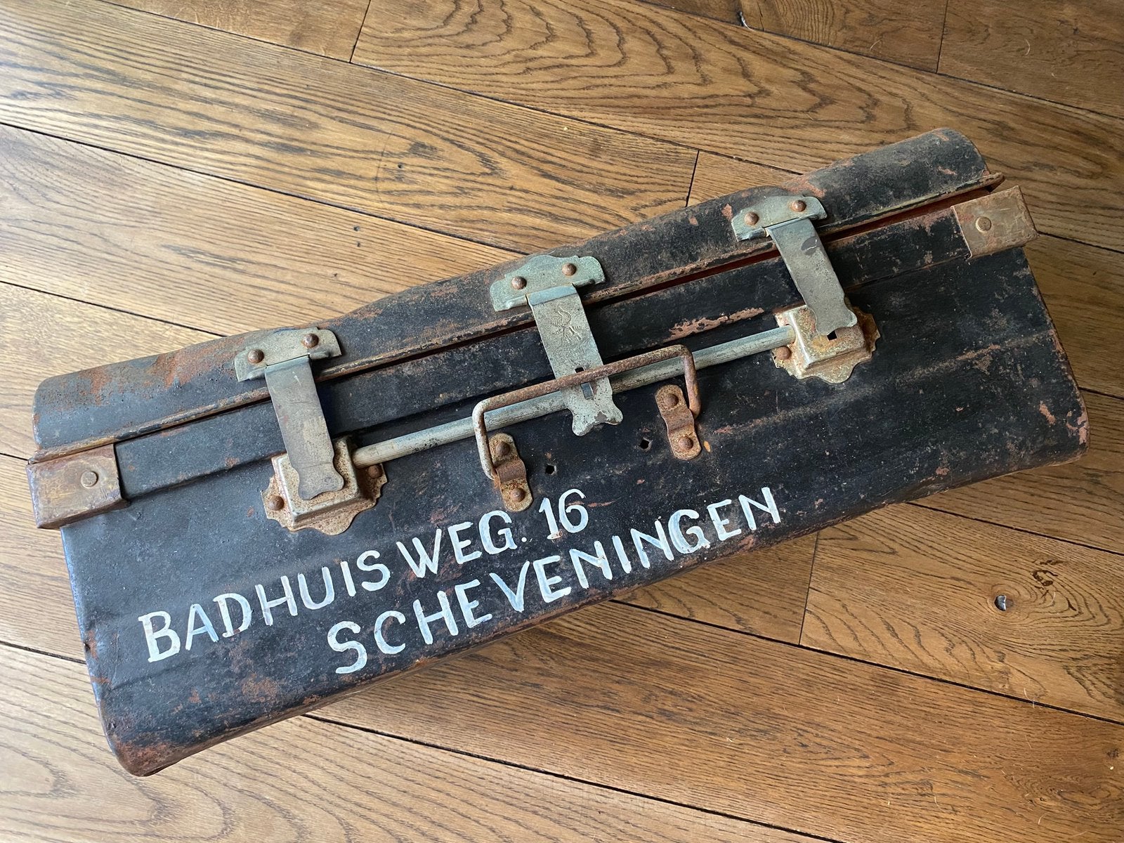 Knil reiskoffer Scheveningen, Ophalen, Landmacht, Nederland, Embleem of Badge