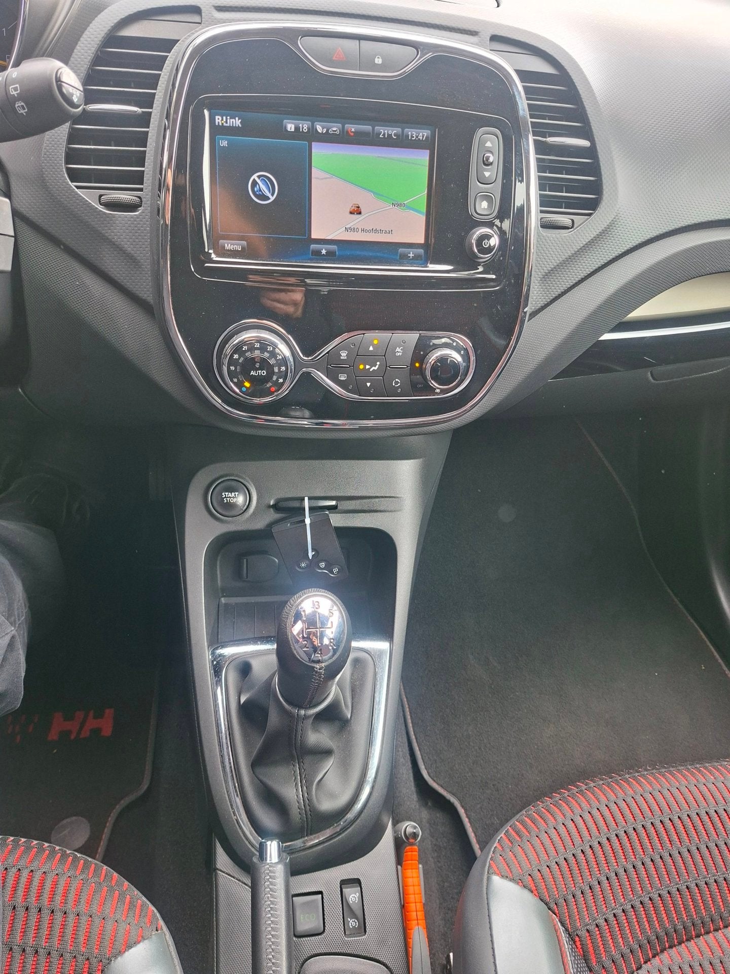 Foto 11 van Renault Captur 0.9 TCe Helly Hansen Camera Trekhaak