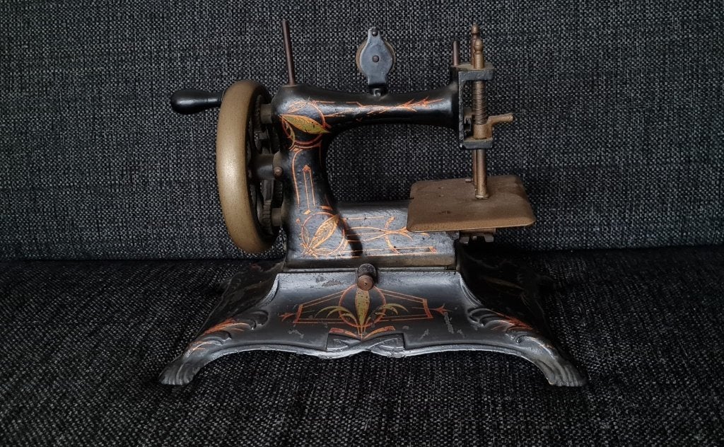Vintage antieke kinder naaimachine, Ophalen