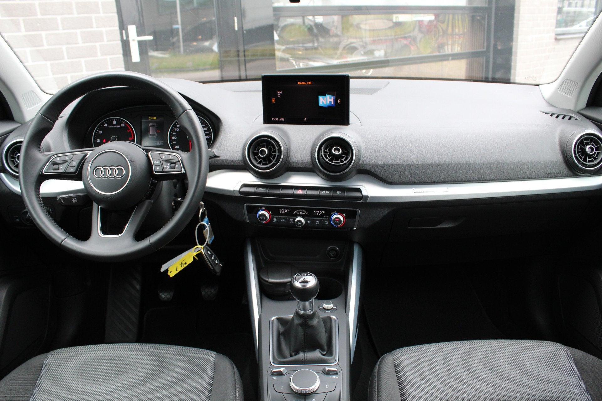 Audi Q2 30 TFSI Sport Pro Line / Navigatie / Trekhaak / N.A., Auto's, Voorwielaandrijving, Dealer onderhouden, Stof, Gebruikt
