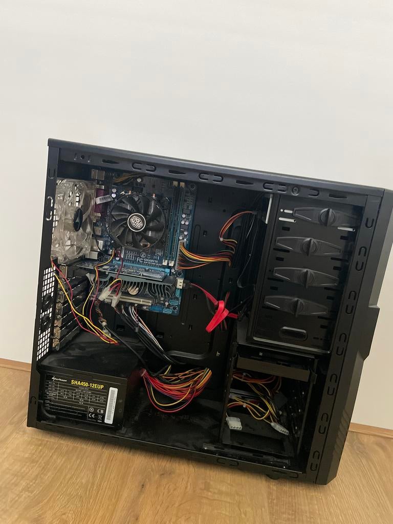 Sharkoon PC Behuizing met Moederbord ,Voeding en cpu en ram, Computers en Software, Ophalen, Gebruikt