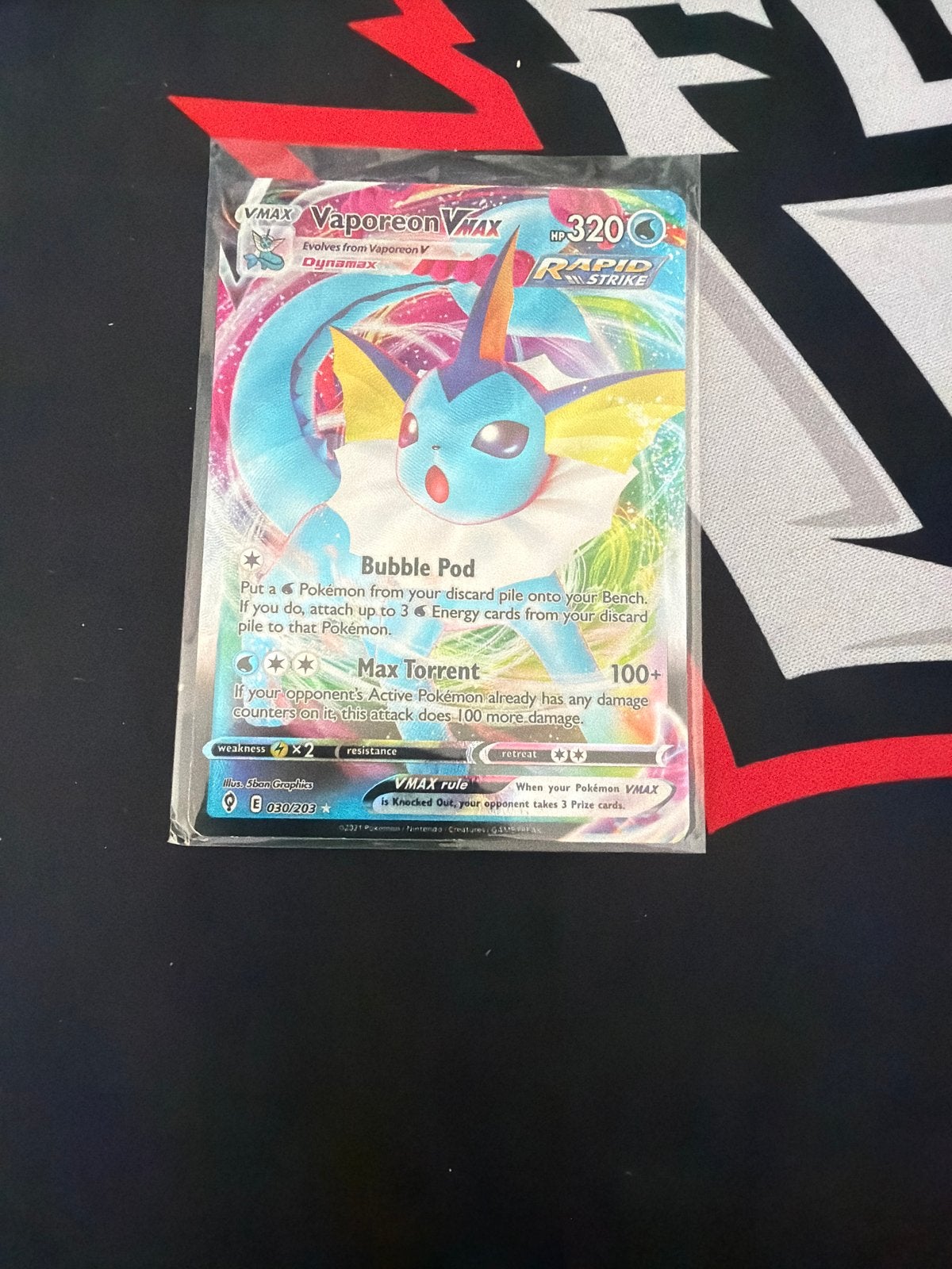 Vaporeon VMAX Pokémon Kaart - Zo Goed als Nieuw, Ophalen of Verzenden, Zo goed als nieuw, Losse kaart