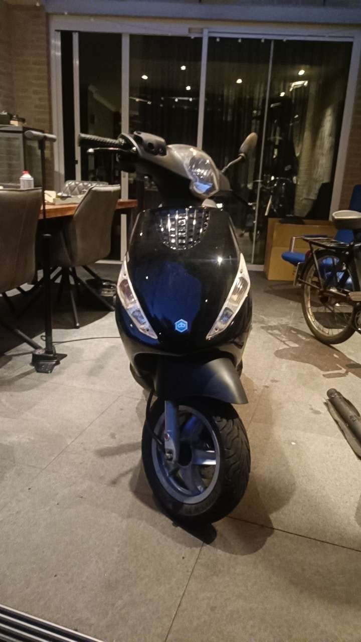Piaggio zip snor 50cc 4t met wok, Fietsen en Brommers, Ophalen, Zip, Zo goed als nieuw, Benzine