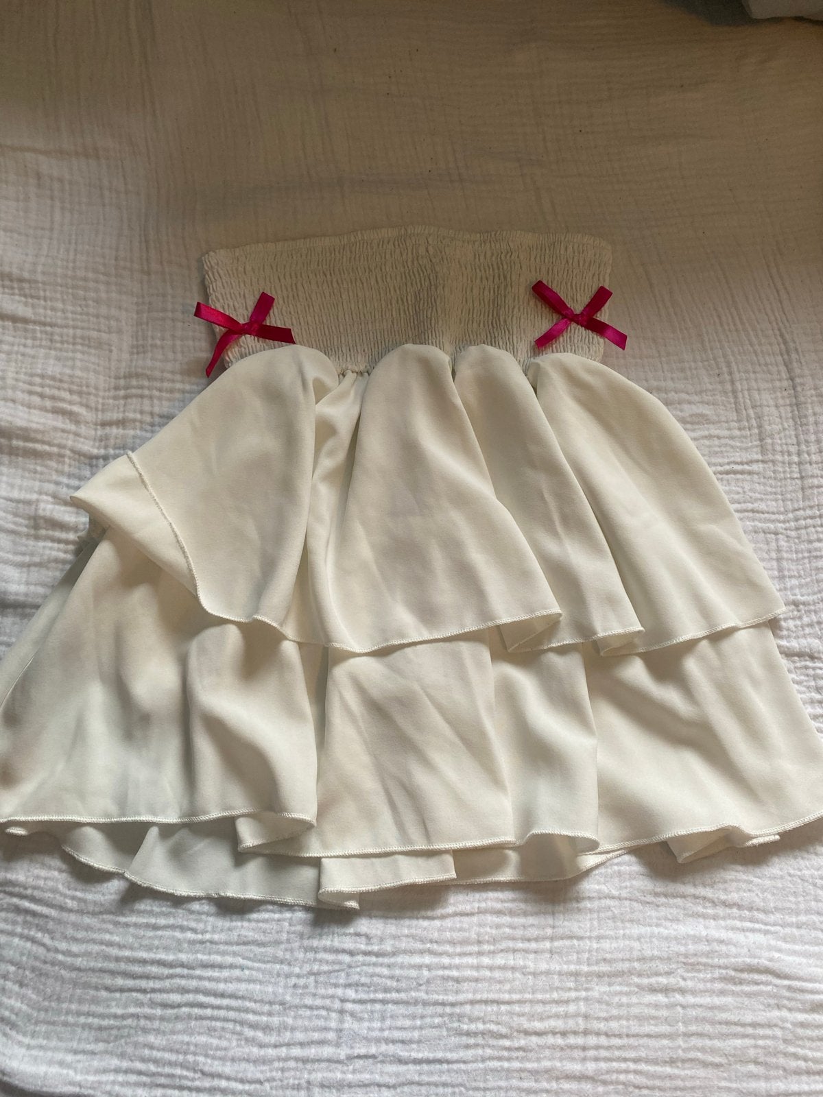 Nieuw wit rokje met ruches en roze strikjes - Maat S, Kleding | Dames, Ophalen of Verzenden, Nieuw, Maat 36 (S), Wit