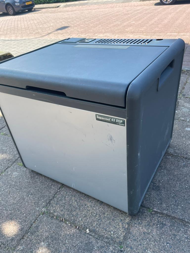 Koelbox 220v,12v, gas. 39 liter, Caravans en Kamperen, Koelboxen, Ophalen, Gebruikt, Koelbox, Elektrisch