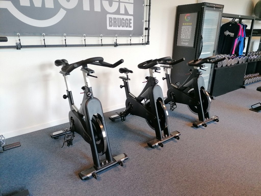 Tomahawk spinningbike (mat zwart en chroom edition), Ophalen, Gebruikt, Spinningfiets, Metaal