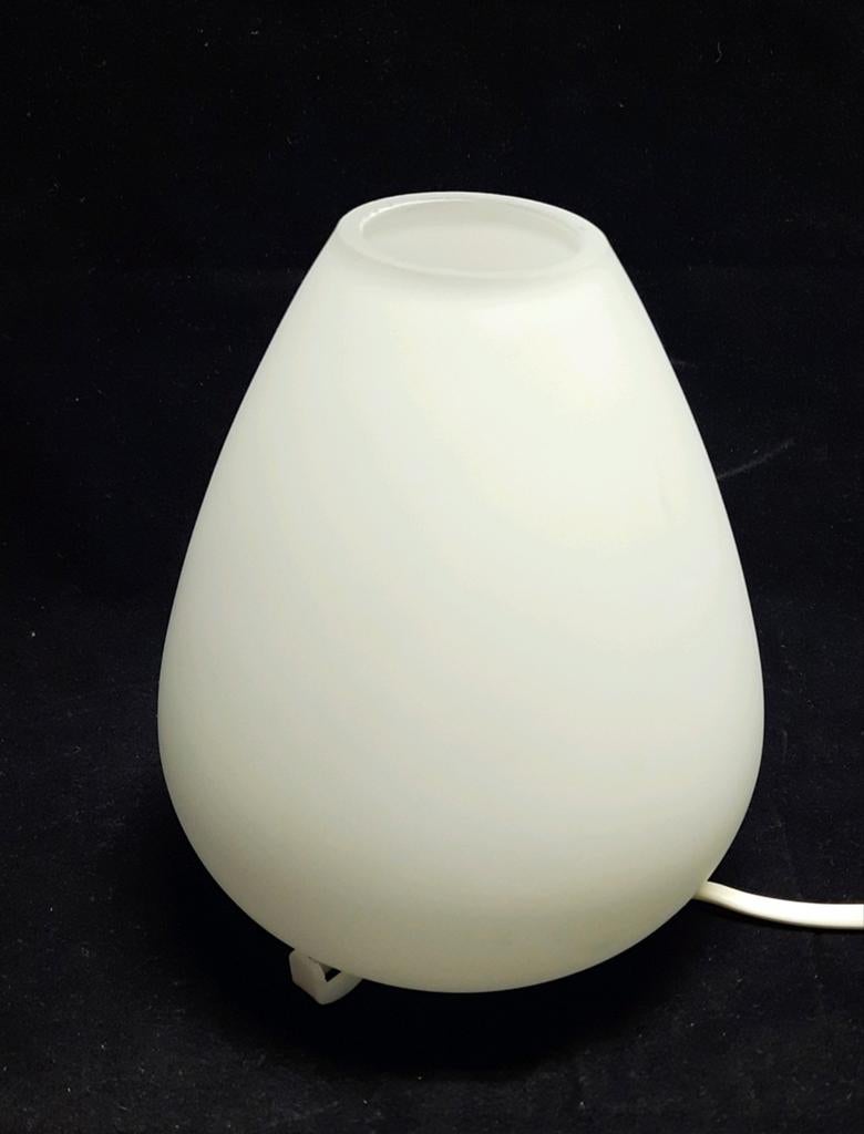 Egg tafellamp van Massive jaar 2006,lees de beschrijving, Huis en Inrichting, Lampen | Tafellampen, Ophalen of Verzenden, Zo goed als nieuw