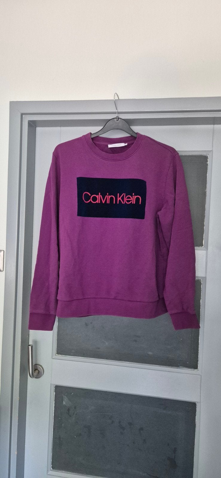 Calvin Klein paarse sweater met logo - Maat M, Maat 38/40 (M), Paars, Ophalen of Verzenden, Zo goed als nieuw