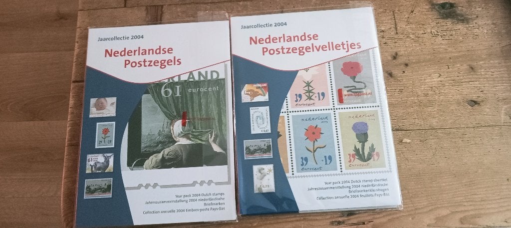 Postzegels en velletjes Nederland jaarcollectie 2004, Postzegels en Munten, Postzegels | Nederland, Ophalen of Verzenden, Na 1940