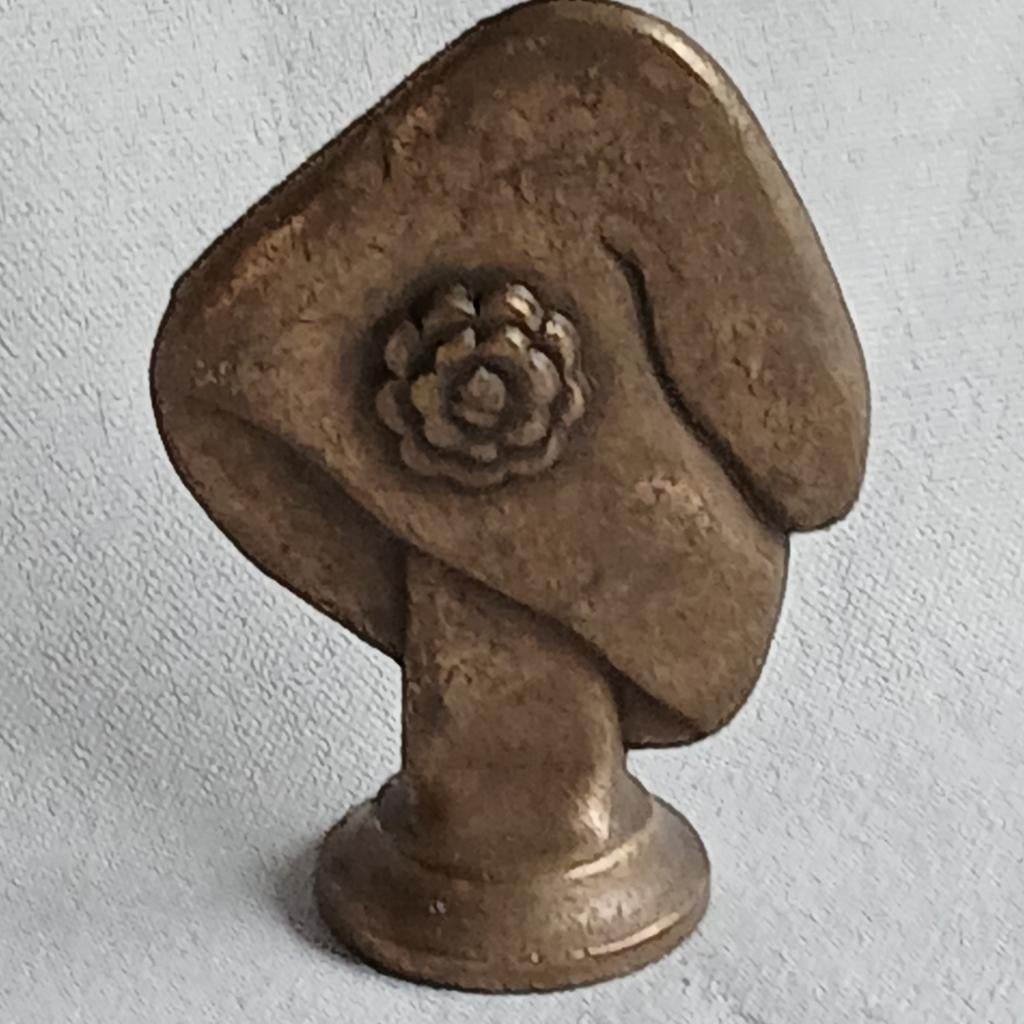 Messing Zegelstempel. Hoed, muts,, Antiek en Kunst, Curiosa en Brocante, Ophalen of Verzenden