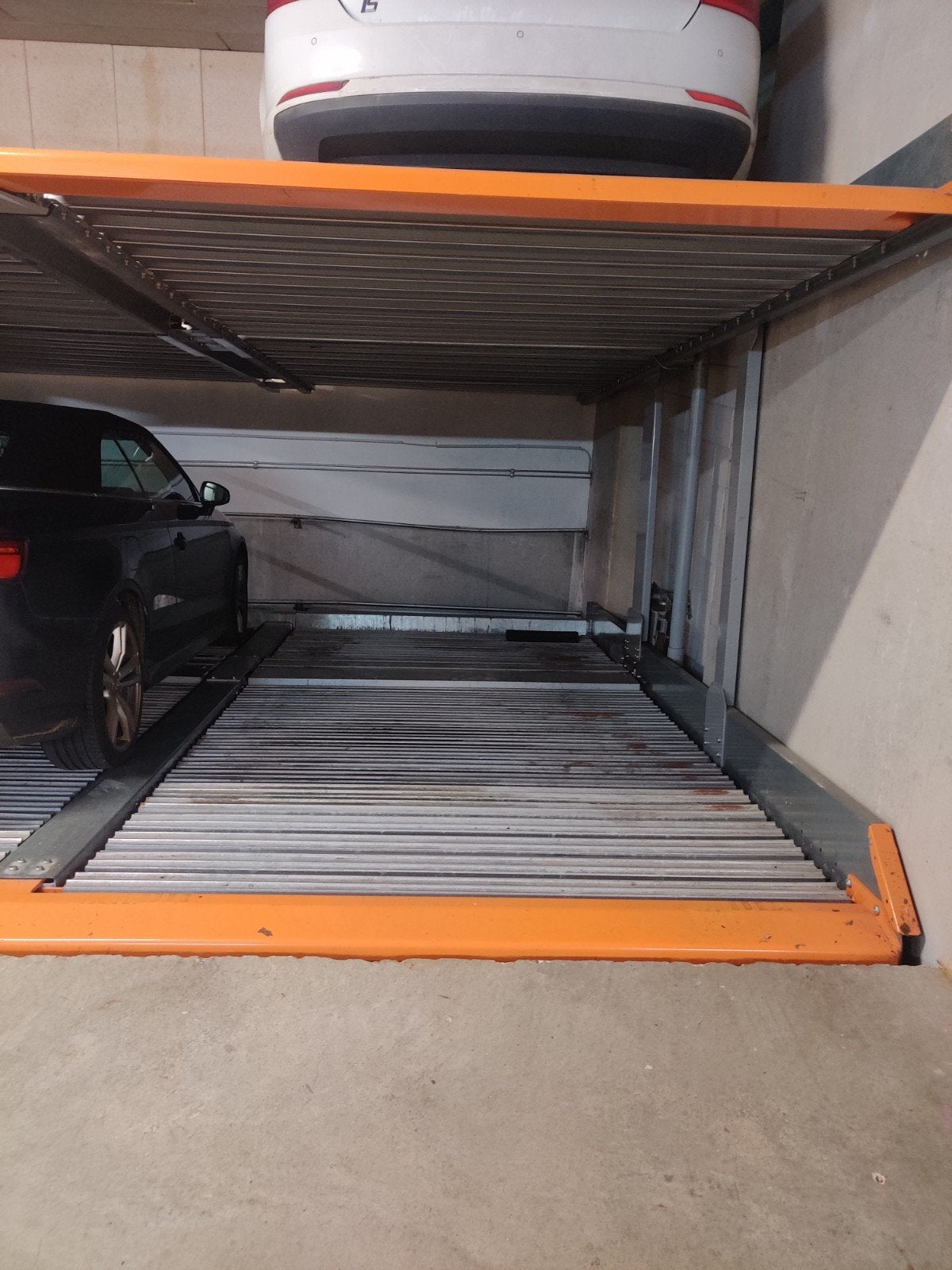Parkeerplaats te huur rivierenbuurt vanaf 1 juli, Ophalen of Verzenden